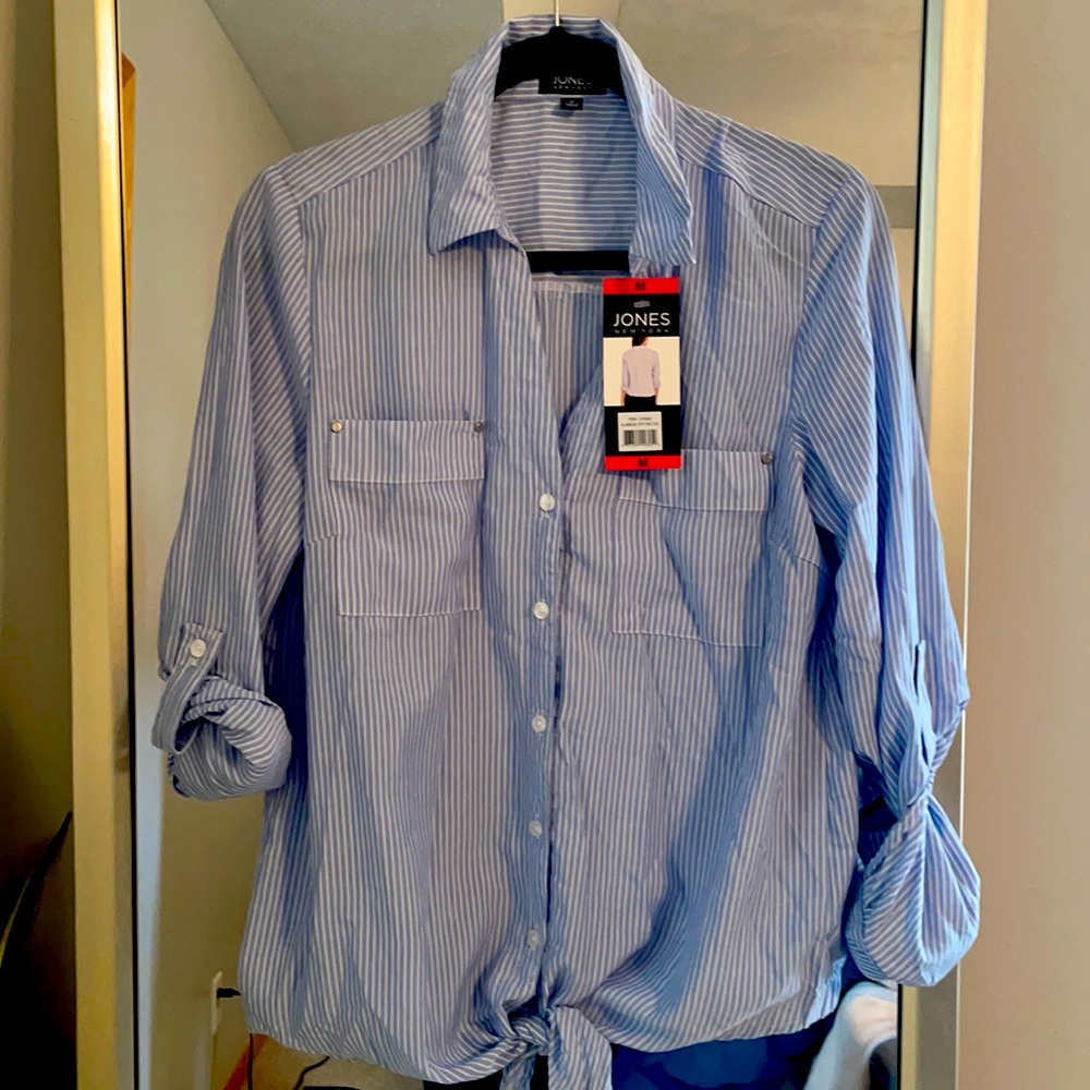 Jones New York tie front shirt